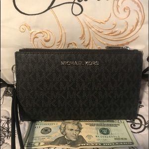 NEVER USED Michael Kors Wallet And Cell Holder!!